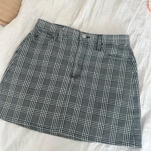 Plaid mini skirt !